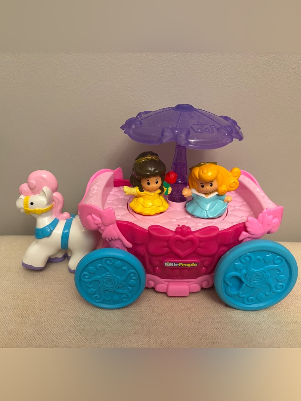 Fisher-Price Little People Disney Princess Musical Carriage Belle Aurora